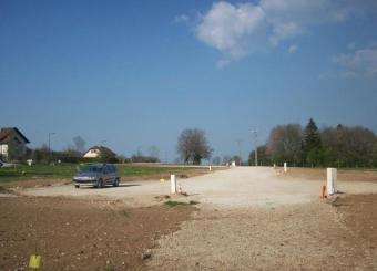 vue du lotissement avant les premiers travaux de terrassement de pavillon 