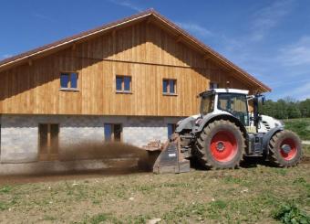 Broyage pierres après travaux de terrassement et remblaiement d'une maison d'habitation