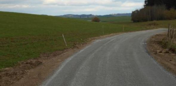 Chemin rural traitement du sol au liant routier
