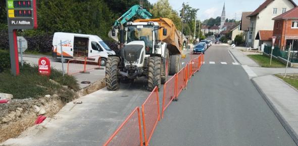 Travaux rue à circulation dense 